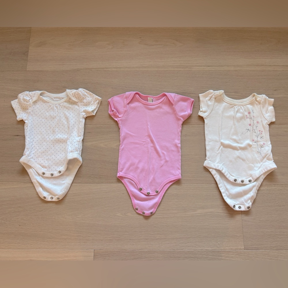 American Apparel/Baby Gap 3 Onesies - Picture 2 of 9